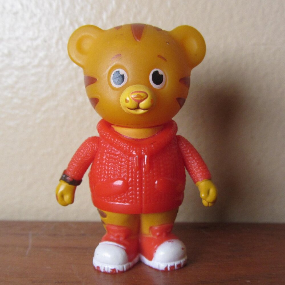 5 for $30 - daniel tiger's neighborhood daniel figure cake topper (W6375)